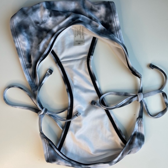 Fashion Nova Maui Mix and Match Tie Bikini Bottom🌟 - Picture 7 of 8